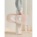 BabyBjörn lehátko Balance Soft - Pearly Pink/White mesh