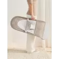 BabyBjörn lehátko Balance soft - Grey Beige/White mesh
