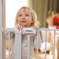 BABYONO Bezpečnostní zábrana na schody a dveře 75–96 cm bez vrtání
