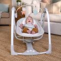 INGENUITY Houpačka konvertibilní cestovní s melodií Cozy Spot™ 0m+
