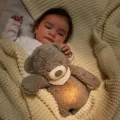Nattou Sleepy Bear usínáček plyšový hudební se světýlkem a senzorem pláče 4v1 