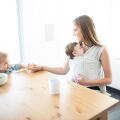 ErgoBaby Šátek Aura Wrap - Twinkle Grey