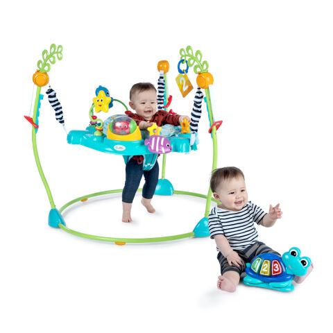 BABY EINSTEIN Skákadlo/Aktivní centrum 2v1 Curiosity Cove™ 6m+ do 11kg